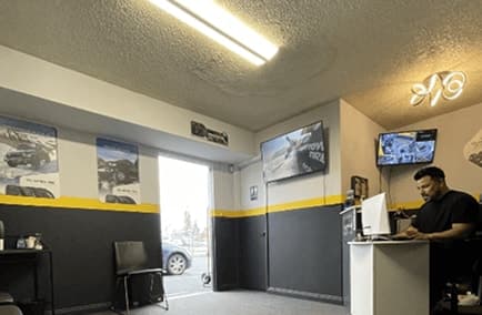Customer waiting area at Silver City Tire & Service